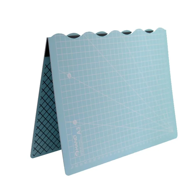 BASE DE CORTE 60X45CM 2MM A2 PLEGABLE CELESTE HAND — Hand